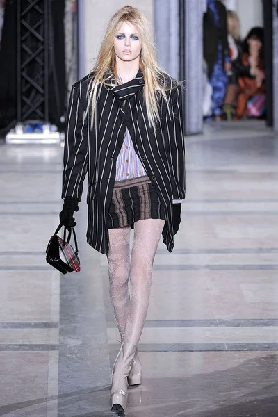 Look 26